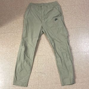 Men’s Medium Nike Khaki Pants